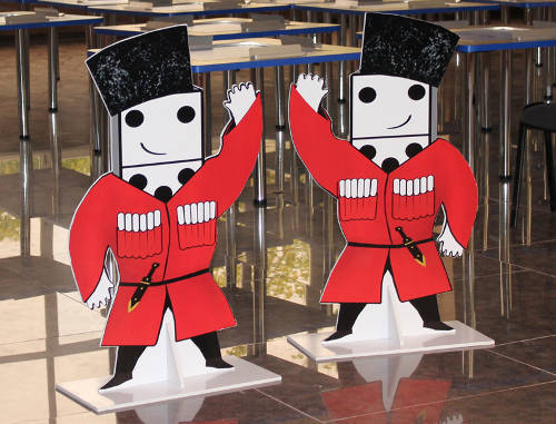 Талисман VIII чемпионата мира по домино. Абхазия, Сухум, октябрь 2011 г. Фото Анжелы Кучуберия для "Кавказского узла"