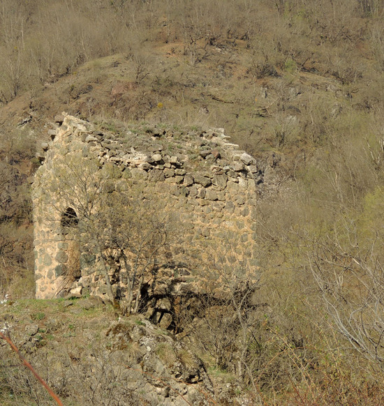 Остатки часовни монастырского коплекса. Остатки часовни монастырского коплекса.