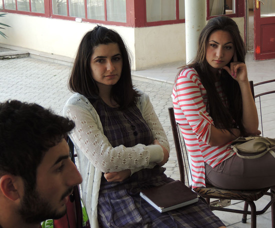 Молодые журналисты Мариам и Татев. Молодые журналисты Мариам и Татев.