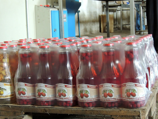 Компот из кизила.jpg Компот из кизила.jpg