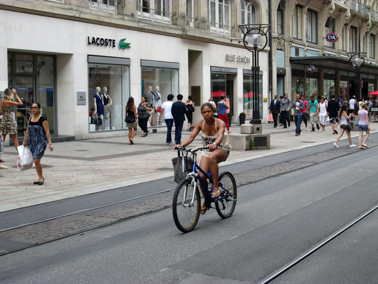 Велосипедистка. Велосипедистка.