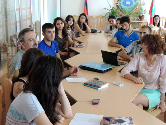 На фото студенты университета Месроп Маштоц. Своё мнение по теме говорит гражданин США, бывший житель Степанакерте Александр. На фото студенты университета Месроп Маштоц. Своё мнение по теме говорит гражданин США, бывший житель Степанакерте Александр.