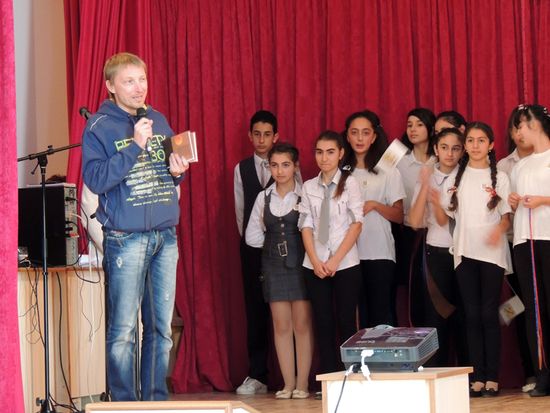 Слова благодарности и приветствия от Виктора Коноплёва.