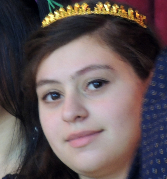 Лица... Гаяне. Лица... Гаяне.