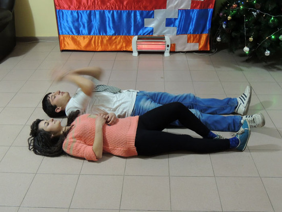 Гор и Тамара исплняют танец, ими же придуманный. Гор и Тамара исплняют танец, ими же придуманный.