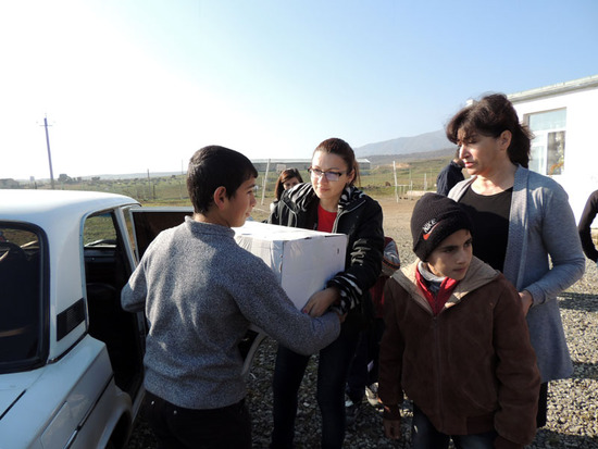 Коробки с подарками. Коробки с подарками.