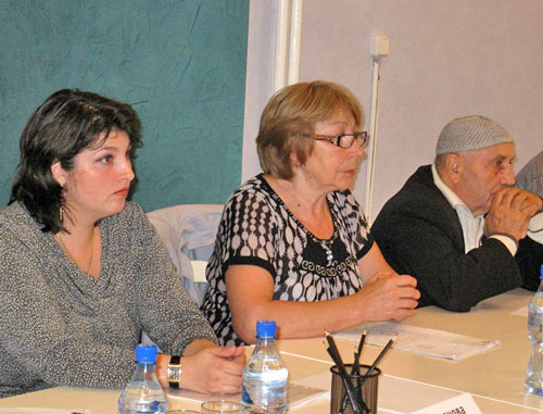 Члены садовых товариществ на встрече с администрацией Махачкалы. Дагестан, 30 октября 2012 г. Фото Тимура Исаева для "Кавказского узла"