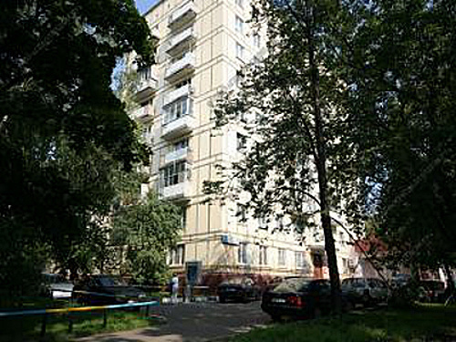 Во дворе дома 173 по проспекту Мира в Москве, где было обнаружено тело адвоката Руслана Асанова. Фото: http://www.gdeetotdom.ru Во дворе дома 173 по проспекту Мира в Москве, где было обнаружено тело адвоката Руслана Асанова. Фото: http://www.gdeetotdom.ru