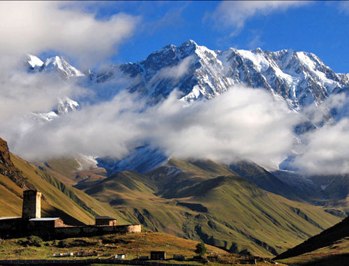 Гора Шхара, Кабардино-Балкария. Фото: ilan molcho, http://commons.wikimedia.org/ Гора Шхара, Кабардино-Балкария. Фото: ilan molcho, http://commons.wikimedia.org/