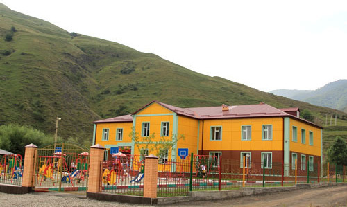 Детский сад в Итум-Кали, Чечня. Фото http://itum-kali.com/ Детский сад в Итум-Кали, Чечня. Фото http://itum-kali.com/