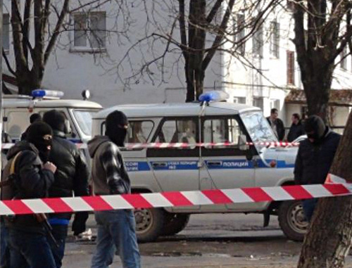 Сотрудники силовых структур во время спецоперации в Нальчике. 2013 г. Фото: http://07.mvd.ru Сотрудники силовых структур во время спецоперации в Нальчике. 2013 г. Фото: http://07.mvd.ru