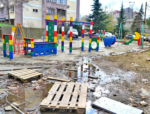 Сточные воды на улице Чебрикова. Сочи, 21 декабря 2013 г. Фото Светланы Кравченко для "Кавказского узла"
Сточные воды на улице Чебрикова. Сочи, 21 декабря 2013 г. Фото Светланы Кравченко для "Кавказского узла"