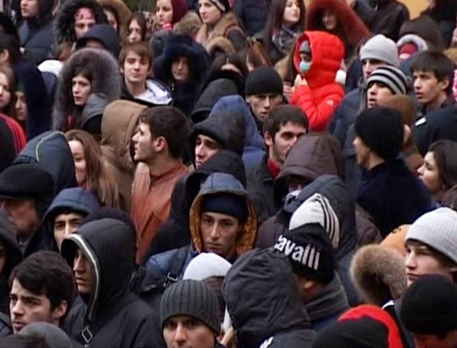 Махачкала, 31 декабря 2013 г. Участники митинга в память о жертвах терактов в Волгограде. Фото пресс-службы Президента Республики Дагестан, http://www.president.e-dag.ru Махачкала, 31 декабря 2013 г. Участники митинга в память о жертвах терактов в Волгограде. Фото пресс-службы Президента Республики Дагестан, http://www.president.e-dag.ru