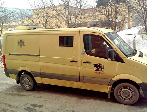 Инкассаторская машина. Фото: Dgeise http://commons.wikimedia.org/ Инкассаторская машина. Фото: Dgeise http://commons.wikimedia.org/