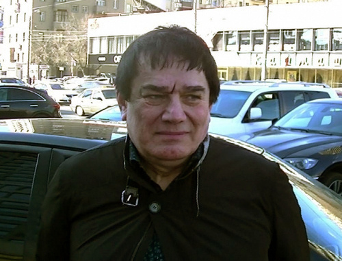 Задержанный по подозрению в получении кредита по поддельным документам. Москва, апрель 2014 г. Фото пресс-службы МВД РФ, http://mvd.ru/upload/site1/document_images/9VGwRvGcx8-800x600.jpg Задержанный по подозрению в получении кредита по поддельным документам. Москва, апрель 2014 г. Фото пресс-службы МВД РФ, http://mvd.ru/upload/site1/document_images/9VGwRvGcx8-800x600.jpg