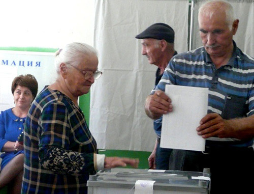 Голосование на выборах в парламент Южной Осетии. Цхинвал, 8 июня 2014 г. Фото Марии Котаевой для "Кавказского узла"
