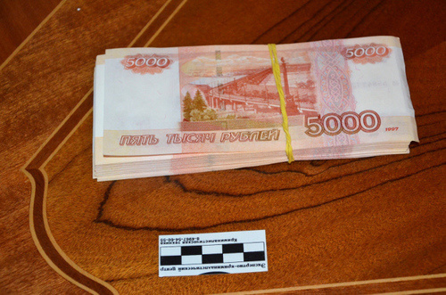 Фальшивые денежные купюры, изъятые силовиками в Нальчике 1 августа 2014 г. Фото пресс-службы МВД КБР, 07.mvd.ru/news/item/2428674 Фальшивые денежные купюры, изъятые силовиками в Нальчике 1 августа 2014 г. Фото пресс-службы МВД КБР, 07.mvd.ru/news/item/2428674