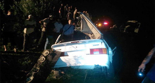 На месте ДТП. Фото: сайт ГУ МЧС по Республике Дагестан. http://www.05.mchs.gov.ru/operationalpage/emergency/detail.php?ID=29147 На месте ДТП. Фото: сайт ГУ МЧС по Республике Дагестан. http://www.05.mchs.gov.ru/operationalpage/emergency/detail.php?ID=29147