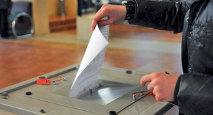Урна для голосования. Фото: Елена Синеок. ЮГА.ру