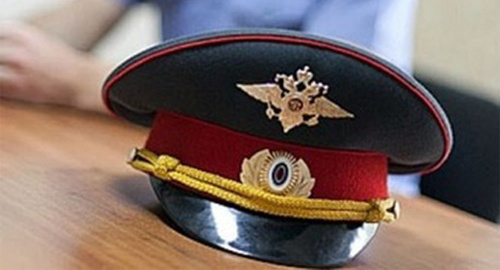 Фуражка сотрудника полиции. Фото: Мегатюмень. http://news.megatyumen.ru/media/sorl/e8/41/e84176b597243dceb18415ba3a5e0b2c.jpg Фуражка сотрудника полиции. Фото: Мегатюмень. http://news.megatyumen.ru/media/sorl/e8/41/e84176b597243dceb18415ba3a5e0b2c.jpg