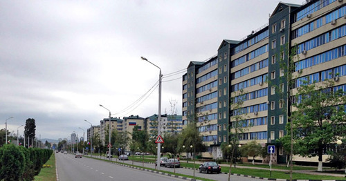 Улица Абузара Айдамирова, микрорайон Ипподромный Ленинского района Грозного. Фото Магомеда Магомедова для "Кавказского узла" Улица Абузара Айдамирова, микрорайон Ипподромный Ленинского района Грозного. Фото Магомеда Магомедова для "Кавказского узла"