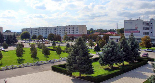 Микрорайон Натркалы, КБР. Фото: Nalchick, https://ru.wikipedia.org/wiki/%CD%E0%F0%F2%EA%E0%EB%E0#mediaviewer/File:%D0%9D%D0%B0%D1%80%D1%82%D0%BA%D0%B0%D0%BB%D0%B0._%D0%9C%D0%B8%D0%BA%D1%80%D0%BE%D1%80%D0%B0%D0%B9%D0%BE%D0%BD.jpg Микрорайон Натркалы, КБР. Фото: Nalchick, https://ru.wikipedia.org/wiki/%CD%E0%F0%F2%EA%E0%EB%E0#mediaviewer/File:%D0%9D%D0%B0%D1%80%D1%82%D0%BA%D0%B0%D0%BB%D0%B0._%D0%9C%D0%B8%D0%BA%D1%80%D0%BE%D1%80%D0%B0%D0%B9%D0%BE%D0%BD.jpg