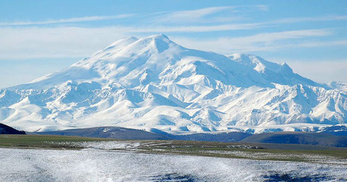 Эльбрус. Фото: JukoFF https://ru.wikipedia.org Эльбрус. Фото: JukoFF https://ru.wikipedia.org