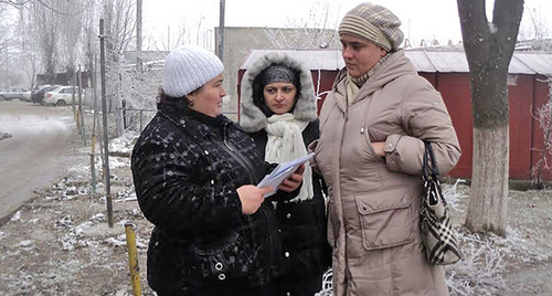 Жители домов на улице Таманской дивизии, Нальчик. Фото Людмилы Маратовой для "Кавказского узла"
