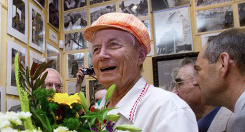 Евгений Евтушенко. Фото: http://www.evtushenko.net/foto/13.jpg Евгений Евтушенко. Фото: http://www.evtushenko.net/foto/13.jpg