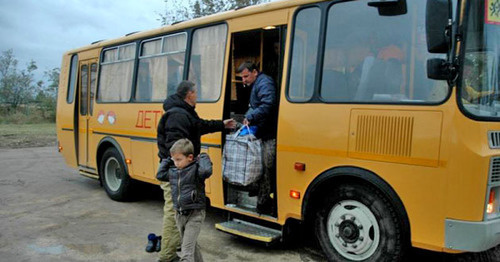 Жители подтопленных райнов возвращаются в свои дома. Ейск, Краснодарский край. Фото http://www.yeisk.info/ Жители подтопленных райнов возвращаются в свои дома. Ейск, Краснодарский край. Фото http://www.yeisk.info/