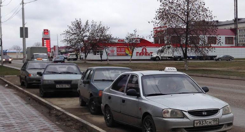 Грозненские такси сегодня. Фото Ахмеда Альдебирова для "Кавказского узла" Грозненские такси сегодня. Фото Ахмеда Альдебирова для "Кавказского узла"