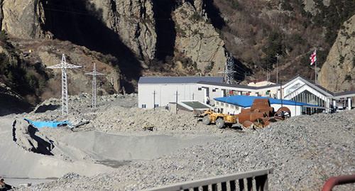 КПП Казбеги, на государственной границе между Грузией и Россией. Фото Ахмеда Альдебирова для "Кавказского узла"
