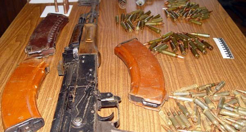 Пограничники изъяли автомат и 500 патронов. Фото: http://bloknot-rostov.ru/news/v-rostovskoy-oblasti-za-vvoz-boepripasov-iz-ukrain-585447 Пограничники изъяли автомат и 500 патронов. Фото: http://bloknot-rostov.ru/news/v-rostovskoy-oblasti-za-vvoz-boepripasov-iz-ukrain-585447