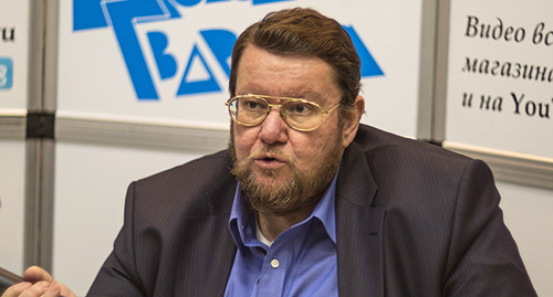 Евгений Сатановский. Фото: А. Савин, https://ru.wikipedia.org/wiki/%D0%A1%D0%B0%D1%82%D0%B0%D0%BD%D0%BE%D0%B2%D1%81%D0%BA%D0%B8%D0%B9,_%D0%95%D0%B2%D0%B3%D0%B5%D0%BD%D0%B8%D0%B9_%D0%AF%D0%BD%D0%BE%D0%B2%D0%B8%D1%87#/media/File:Yevgeny_Satanovsky_in_Moscow_Feb2015.jpg Евгений Сатановский. Фото: А. Савин, https://ru.wikipedia.org/wiki/%D0%A1%D0%B0%D1%82%D0%B0%D0%BD%D0%BE%D0%B2%D1%81%D0%BA%D0%B8%D0%B9,_%D0%95%D0%B2%D0%B3%D0%B5%D0%BD%D0%B8%D0%B9_%D0%AF%D0%BD%D0%BE%D0%B2%D0%B8%D1%87#/media/File:Yevgeny_Satanovsky_in_Moscow_Feb2015.jpg