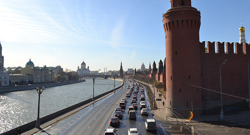 Вид на Москву-реку и кремлёвскую стену с места убийства Б.Немцова. Фото Светланы Кравченко для "Кавказского узла" Вид на Москву-реку и кремлёвскую стену с места убийства Б.Немцова. Фото Светланы Кравченко для "Кавказского узла"