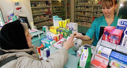 Покупка лекарств. Фото: http://bloknot-volgograd.ru/news/v-volgograde-i-oblasti-apteki-nezakonno-zavyshayut-590349 Покупка лекарств. Фото: http://bloknot-volgograd.ru/news/v-volgograde-i-oblasti-apteki-nezakonno-zavyshayut-590349