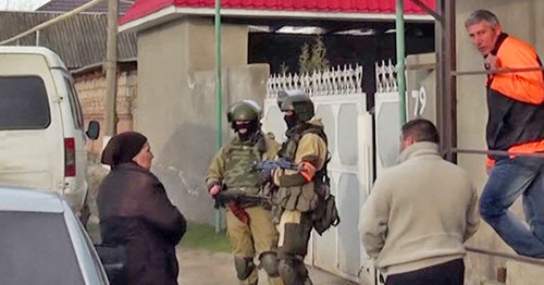 Спецоперация в селе Старый Черек. КБР, 6 апреля 2015 г. Фото http://nac.gov.ru/ Спецоперация в селе Старый Черек. КБР, 6 апреля 2015 г. Фото http://nac.gov.ru/