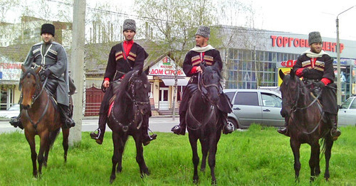 Конная экспедиция из Кабардино-Балкарии. Апрель 2015 г. Фото http://kbrria.ru/obshchestvo/v-nalchike-startoval-konnyy-perehod-po-mestam-boev-115-y-kavdivizii-7687 Конная экспедиция из Кабардино-Балкарии. Апрель 2015 г. Фото http://kbrria.ru/obshchestvo/v-nalchike-startoval-konnyy-perehod-po-mestam-boev-115-y-kavdivizii-7687