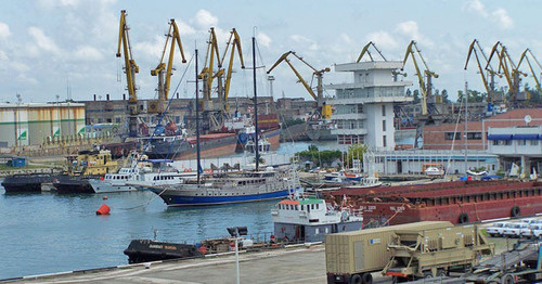 Морской порт Поти. Фото: Nc tech3 https://ru.wikipedia.org/ Морской порт Поти. Фото: Nc tech3 https://ru.wikipedia.org/