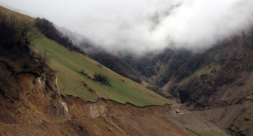 Дорога ведущая в Ботлихский район на перевале Харами. Фото Магмоеда Магомедова для "Кавказского узла" 