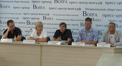 «Круглый стол» по вопросу возможного сноса многоквартирных домов в Советском районе Волгограда. Волгоград 8 сентября 2015 года. Фото Татьяны Филимоновой для "Кавказского узла" «Круглый стол» по вопросу возможного сноса многоквартирных домов в Советском районе Волгограда. Волгоград 8 сентября 2015 года. Фото Татьяны Филимоновой для "Кавказского узла"