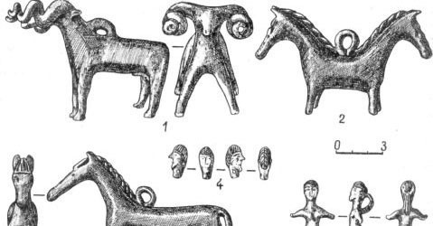 Археологические находки, обнаруженные в 1990-х годах на территории Тлийского могильника и вывезенные для хранения в Северную Осетию. Фото http://osinform.ru/ Археологические находки, обнаруженные в 1990-х годах на территории Тлийского могильника и вывезенные для хранения в Северную Осетию. Фото http://osinform.ru/