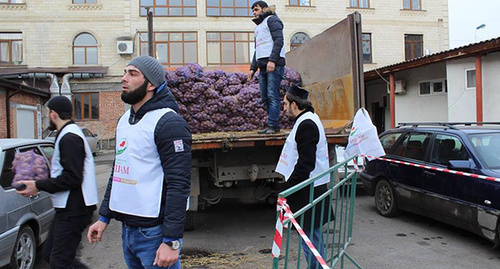 Благотворительная акция 04.03.2016. Фото: Магомед Тачиев специально для "Кавказского узла". Благотворительная акция 04.03.2016. Фото: Магомед Тачиев специально для "Кавказского узла".