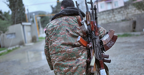 Солдат армии НКР возле города Мартакерт. Нагорный Карабах.
Фото: © PAN Photo / Vahan Stepanyan