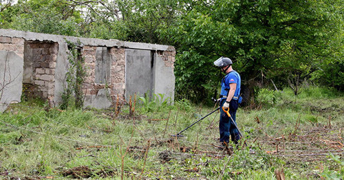 Сапер МЧС в Южной Осетии. Фото: Sputnik/Диана Козаты Сапер МЧС в Южной Осетии. Фото: Sputnik/Диана Козаты