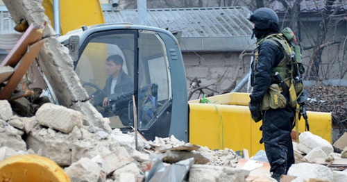 Сотрудник силовых структур во время спецоперации на Северном Кавказе. Фото http://www.nac.gov.ru/