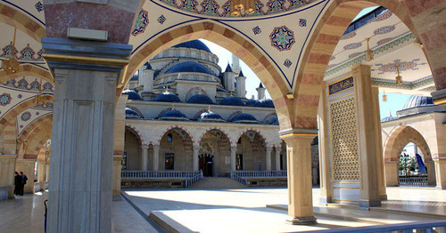 Мечеть "Сердце Чечни". Грозный. Фото: Салман https://ru.wikipedia.org/
