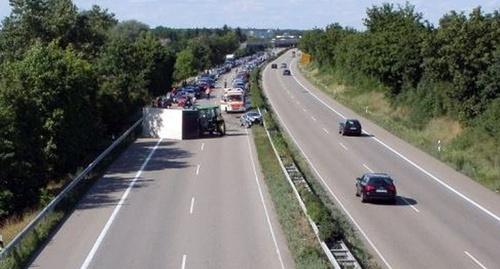 ДТП под Новороссийском
Фото : http://www.vladtime.ru/proish/594370 ©