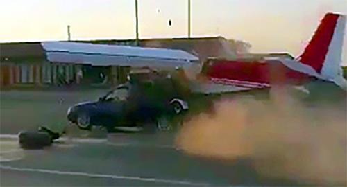 Момент аварии. Фото стоп-кадр видео  из аккаунта в твиттере twitter.com/batsuev