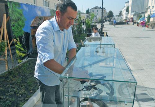 Оружие, представленное в рамках празднования Дня адыгов. Нальчик, 20 сентября 2017 г. Фото Татьяны Филимоновой для "Кавказского узла"